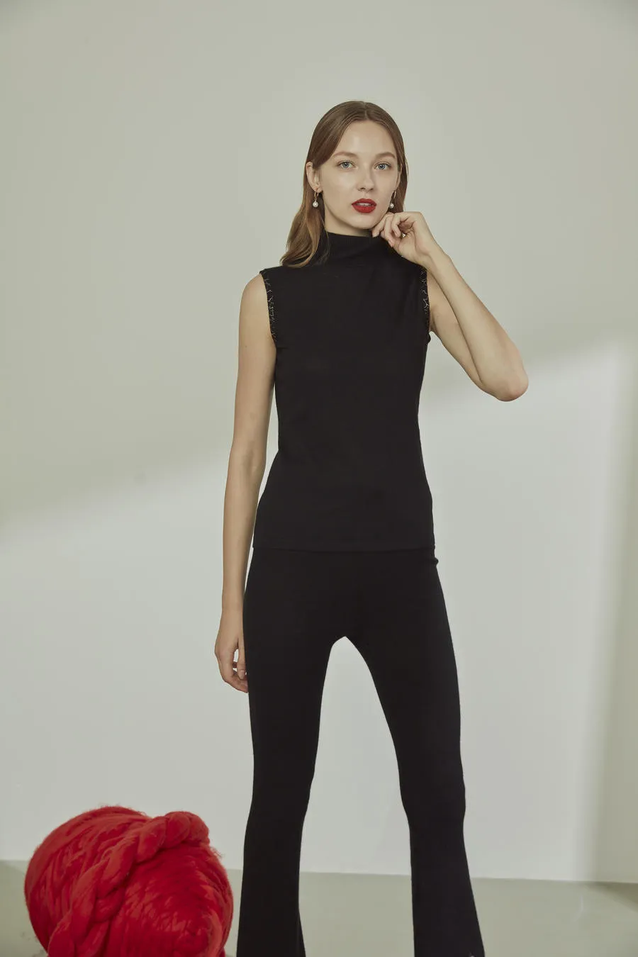 Cashmere turtle neck vest