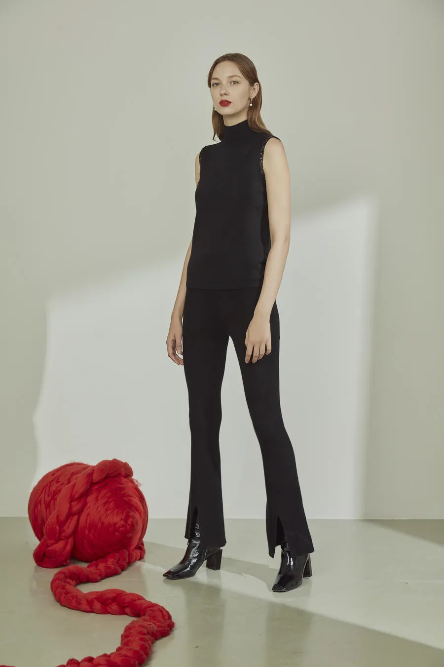 Cashmere turtle neck vest