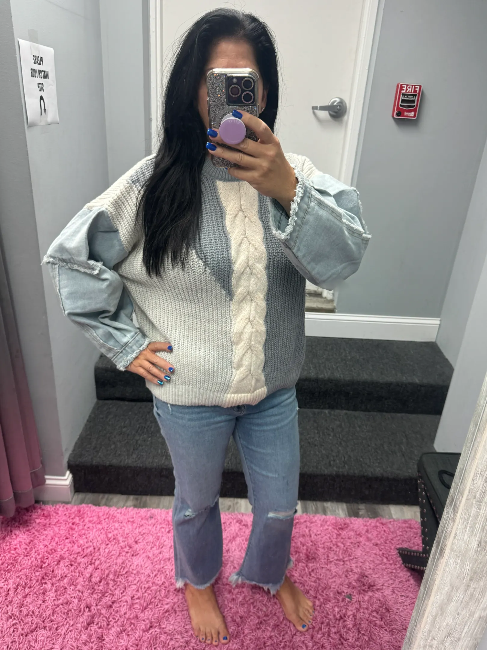 FRAYED DENIM SLEEVE COLORBLOCK SWEATER TOP - GREY