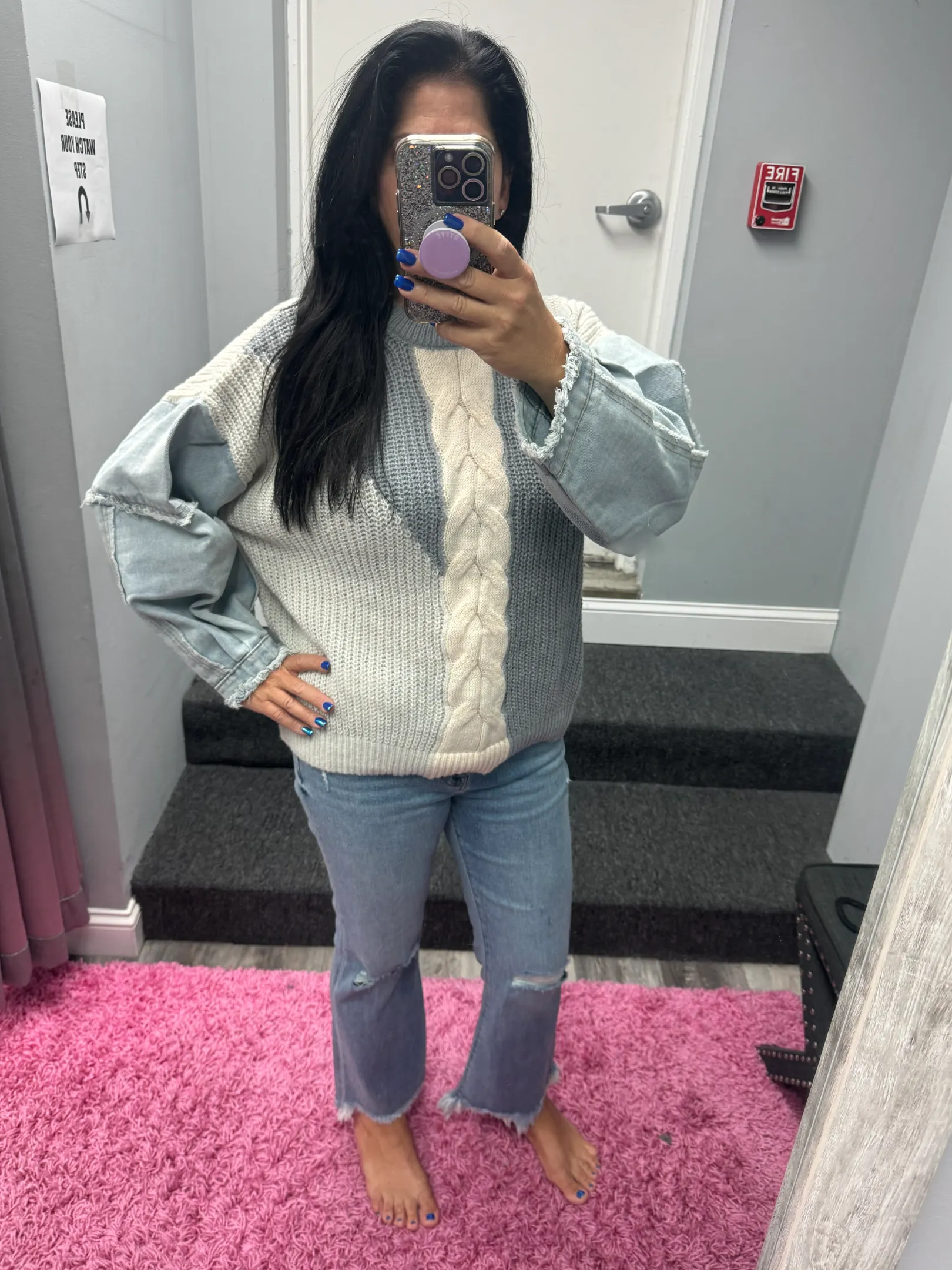 FRAYED DENIM SLEEVE COLORBLOCK SWEATER TOP - GREY
